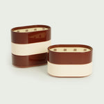 Bougies Totem L Forest en Rouge oxyde, parfum Citronnelle & Géranium, avec mèches en bois et design bicolore beige ivoire pour une ambiance élégante et apaisante.