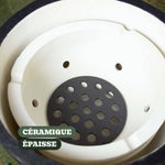 Intérieur du barbecue Kamado Forest Grill avec une céramique épaisse de haute qualité, assurant une excellente rétention de la chaleur et une cuisson homogène.