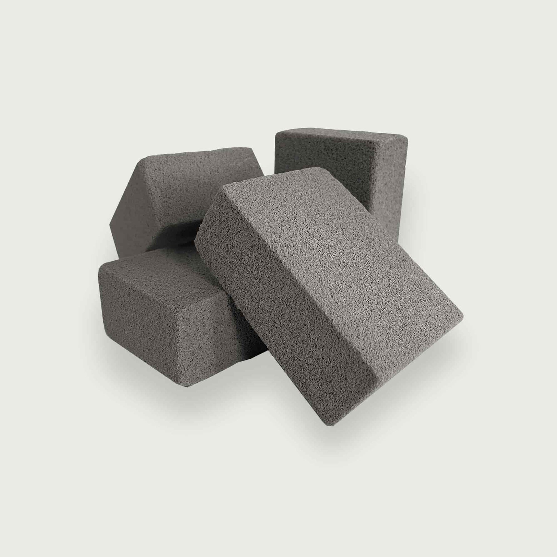 Lot de cubes nettoyants pour inox, parfaits pour éliminer les résidus de cuisson et redonner de l’éclat aux grilles et accessoires du Kamado.