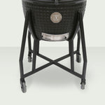 Chariot robuste en acier peint du Kamado Forest Grill, équipé de roulettes pour un déplacement facile.