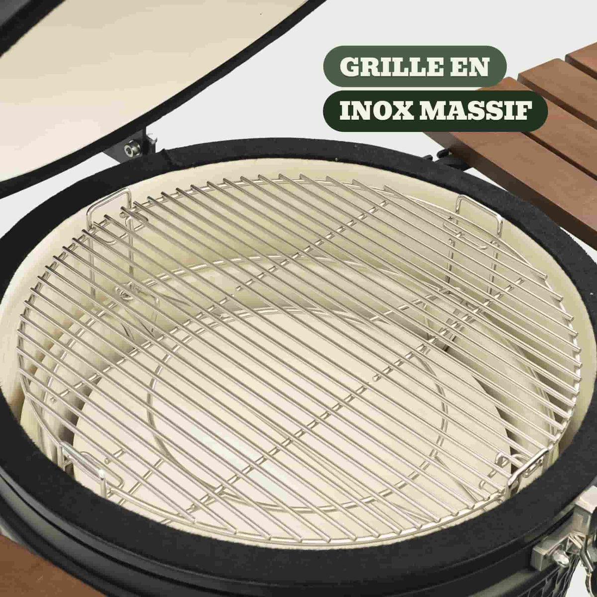 Grille de cuisson en inox massif du Kamado Forest Grill, résistante à la corrosion et idéale pour une cuisson précise et hygiénique de tous les aliments.