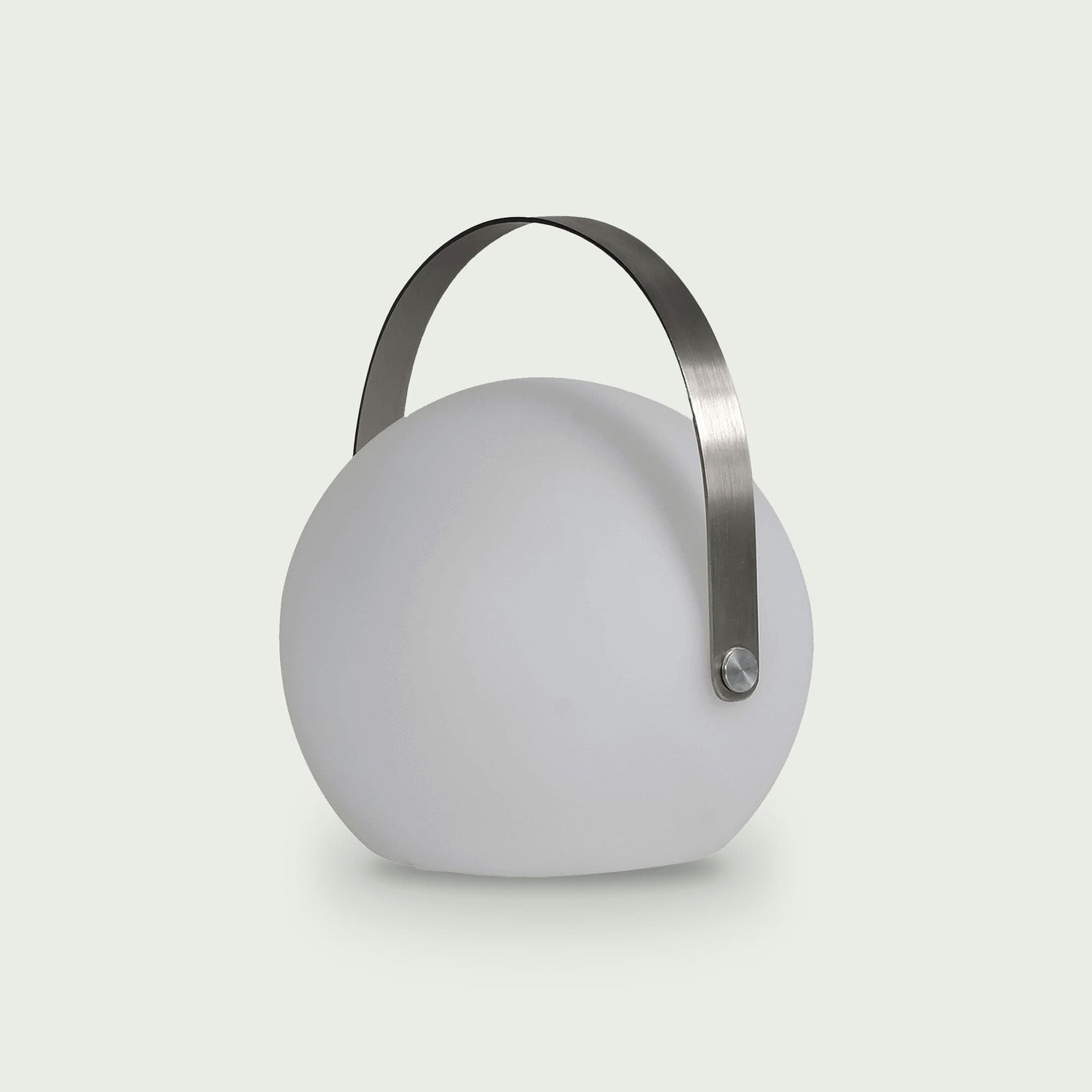 Lampe Ronde Forest Grill au design élégant et contemporain, équipée d’une anse métallique pour une prise en main pratique et une utilisation modulable en intérieur comme en extérieur.